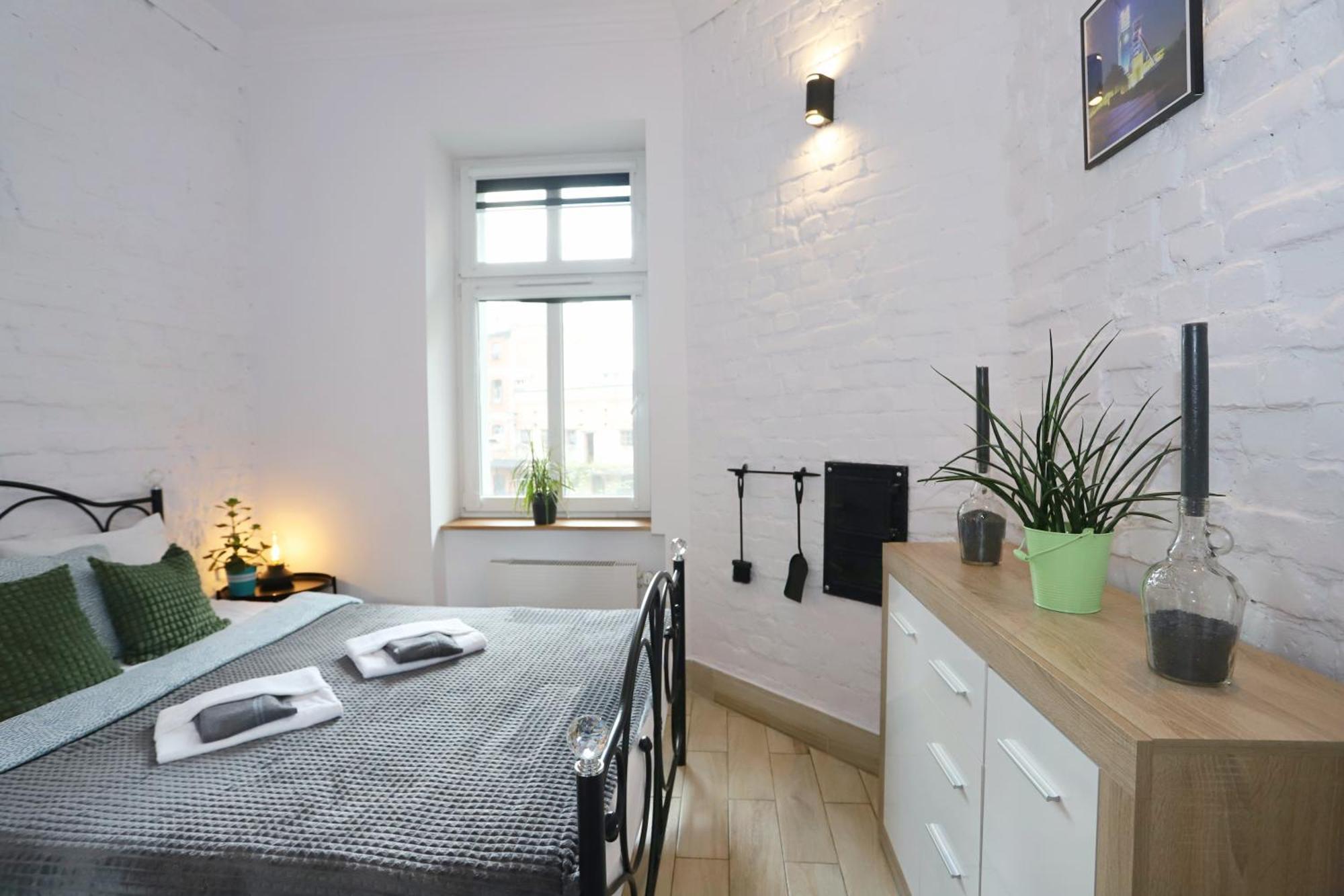 Apartament Gwarek Walbrzych Bagian luar foto